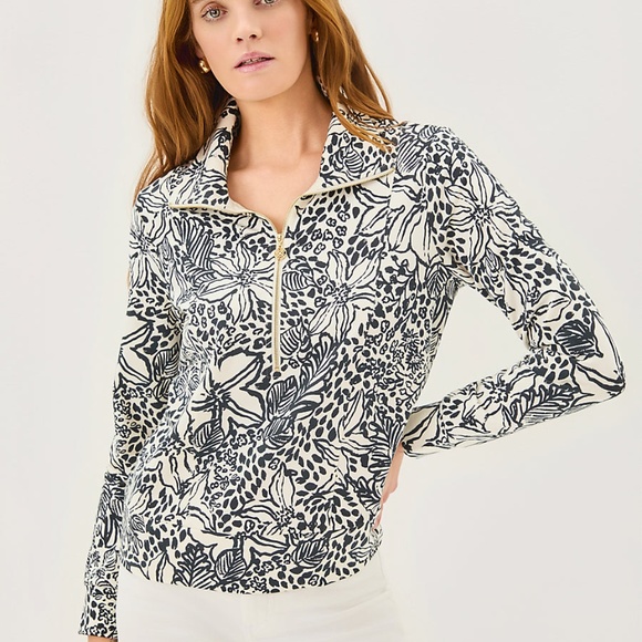 Lilly Pulitzer ELENI UPF 50+ PULLOVER, ONYX LOTS TO SPOT - Picture 1 of 3